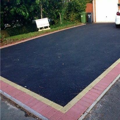 Quality tarmac with block border edging by driveway specialists GQ General Builders Wolverhampton