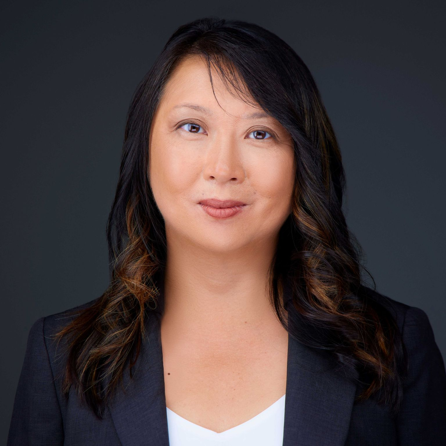 Headshot of Iris Mok. 