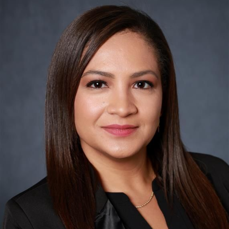Headshot of Rosana Garbacik. 