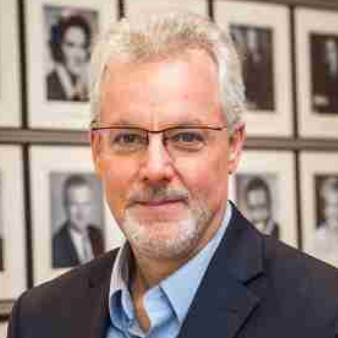 Headshot of Bob Glaves.
