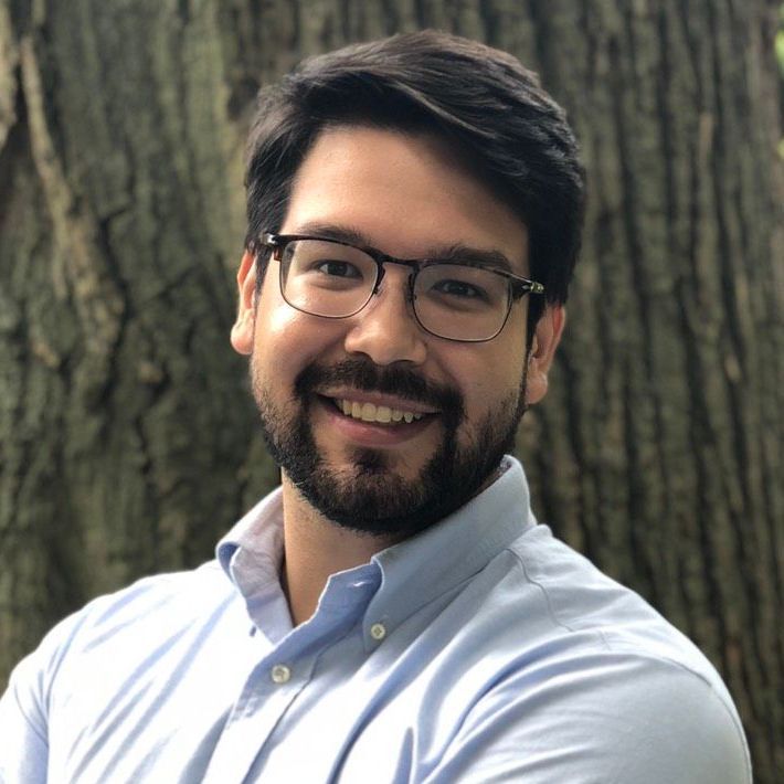 Headshot of Ian Lopez.