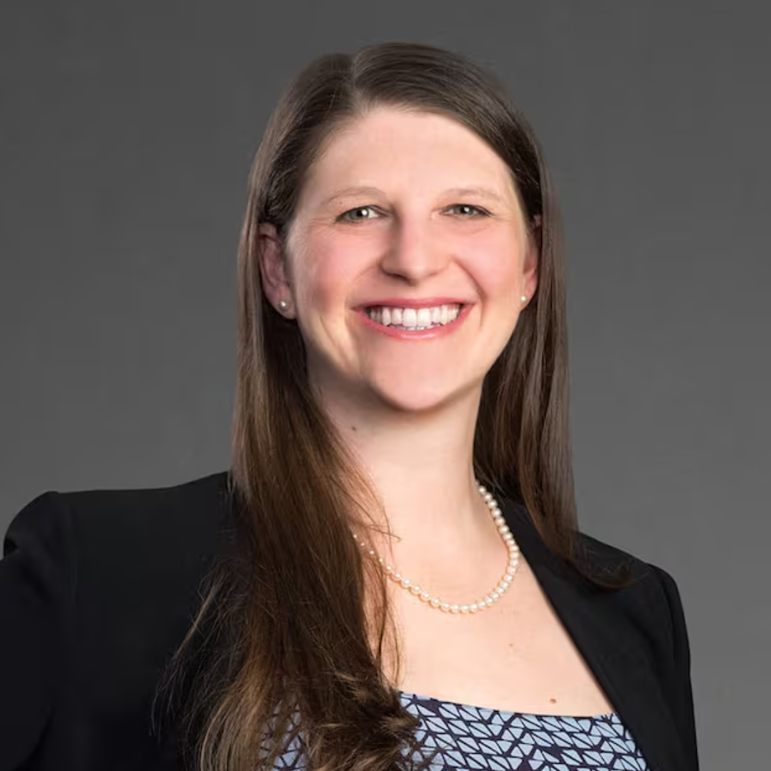 Headshot of Kira Mineroff.