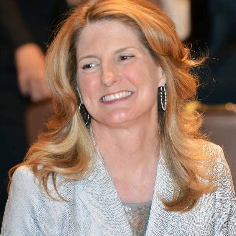 Headshot of Michelle Banks.