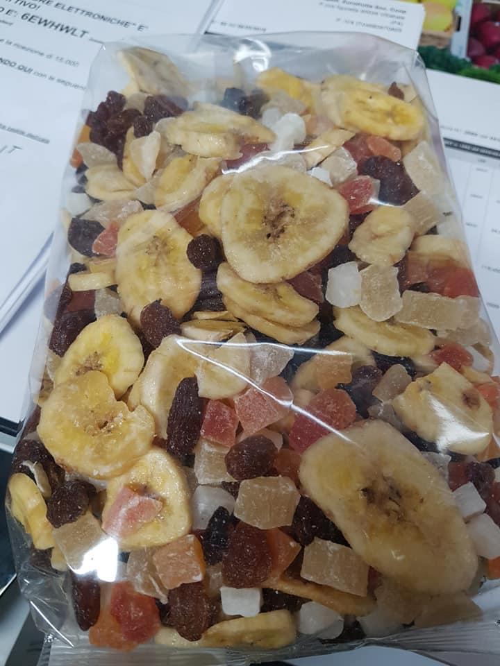 confezione di frutta disidratata