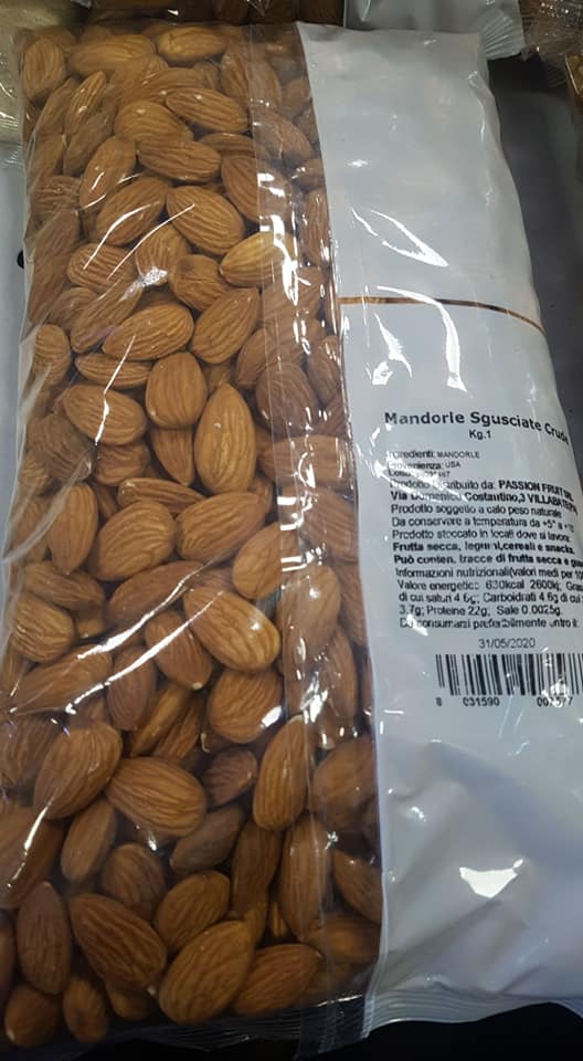 sacchetti di mandorle tostate