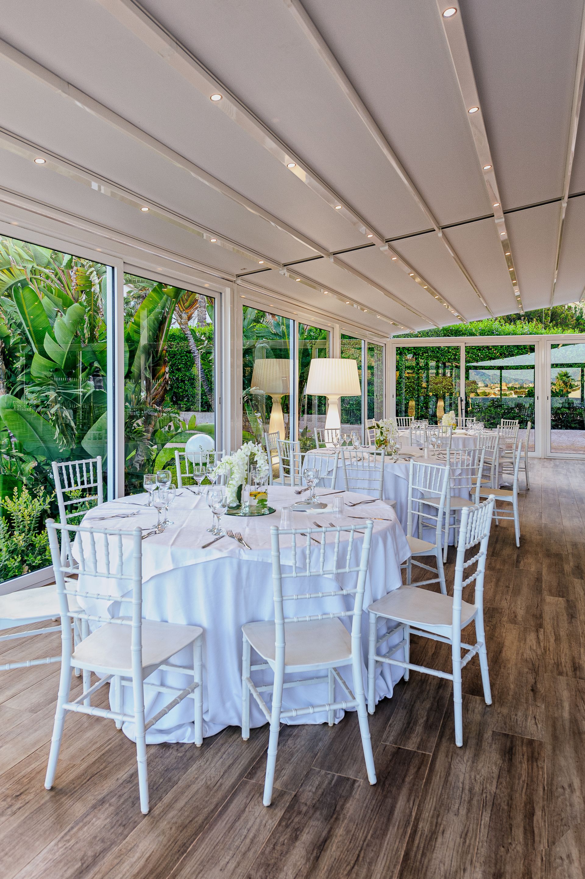 Tables and chairs - Freehold, NJ - Awning Design Inc