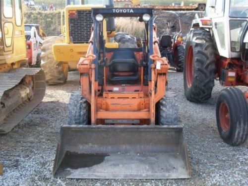 Mini pala compatta gommata 12ql. Toyota 3SDK4