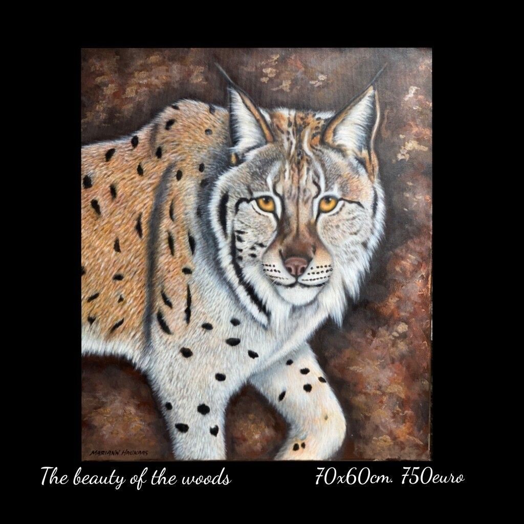 A painting of a lynx with yellow eyes on a brown background.