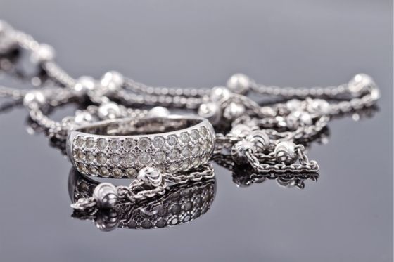 Catenina in argento con gioielli