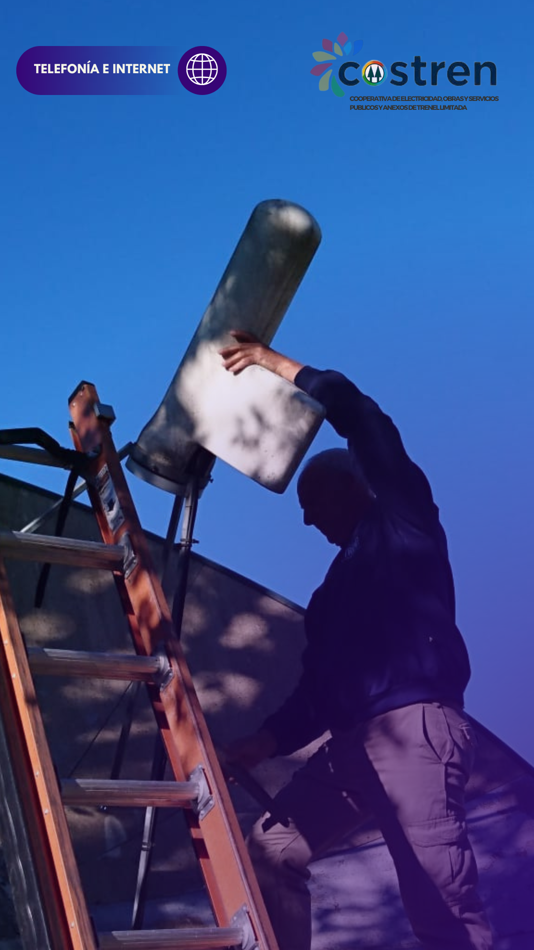 Hombre en una escalera instalando una antena en un tejado contra un cielo azul, con el logotipo de Coestren visible.
