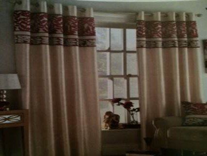 Curtain pleats
