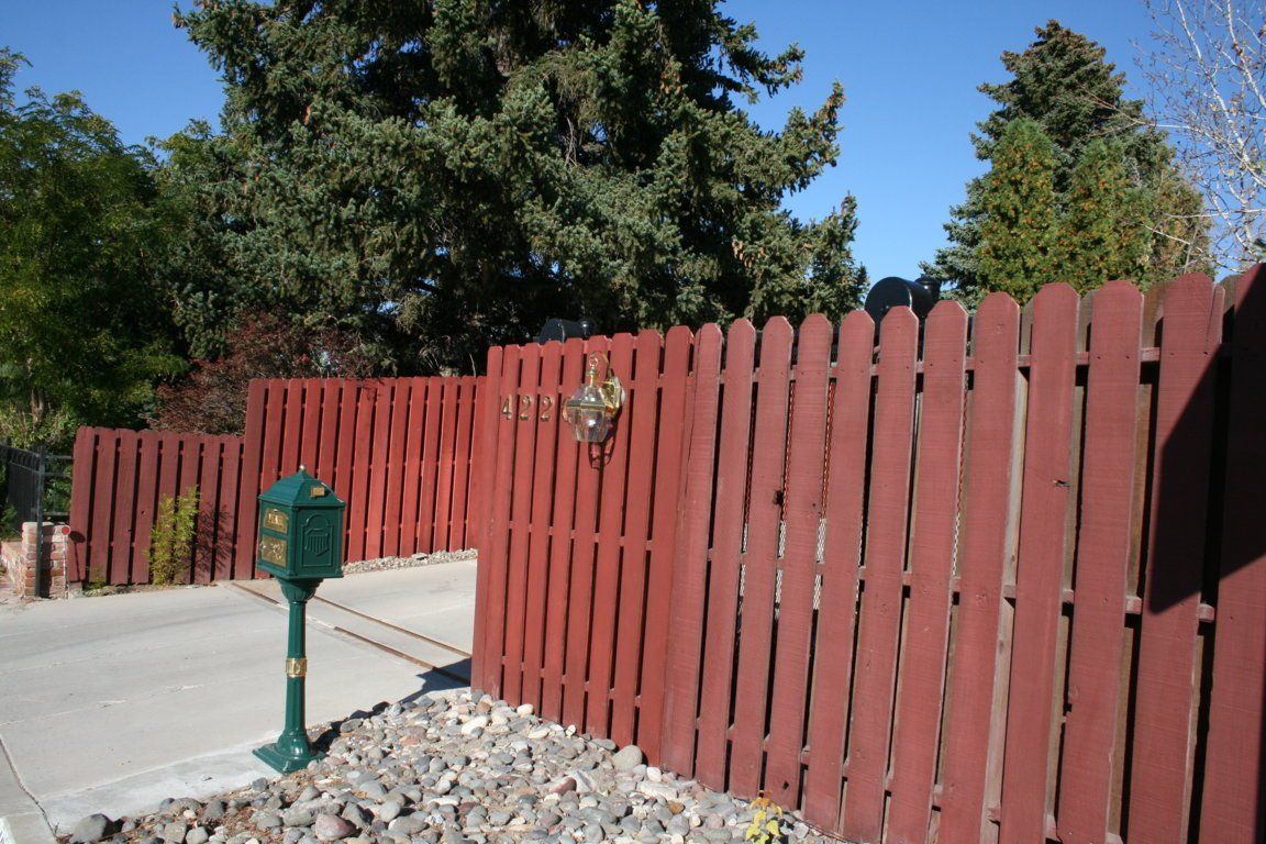 Maroon Fence — Sparks, NV — Tholl Fence, Inc.