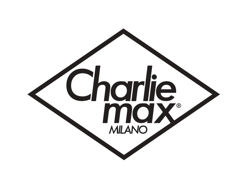 Logo Charlie Max Milano all'interno di un diamante nero. Sfondo bianco.