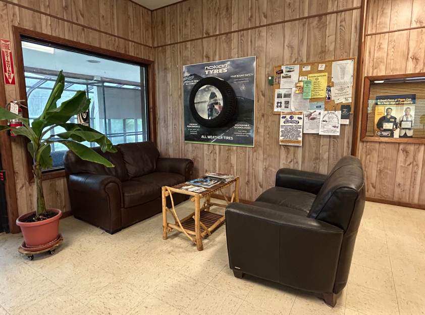 Inside of our office | Roe Jan Auto Center LLC