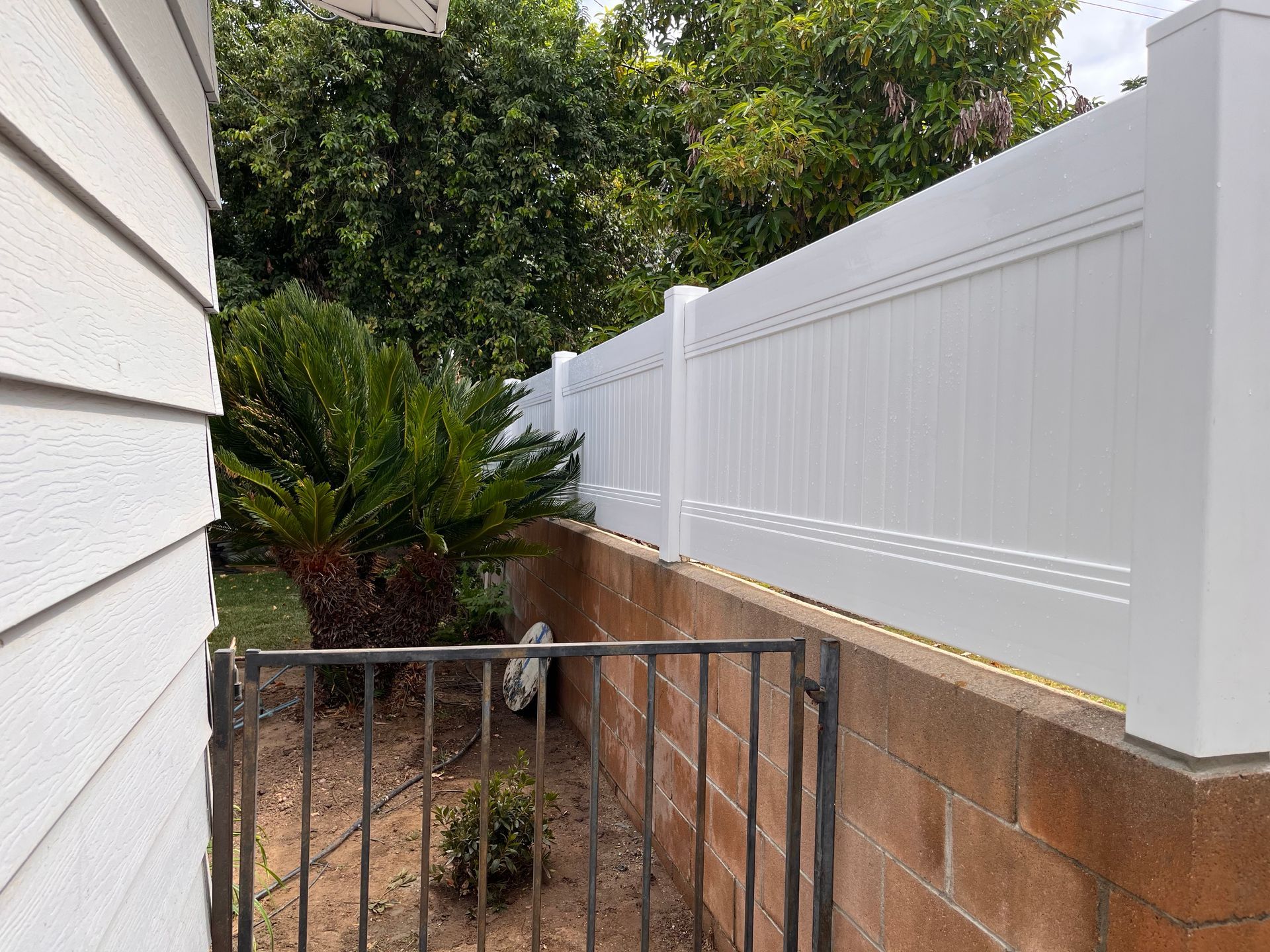 Wood and Metal Fence - Perris, CA - Good Fence