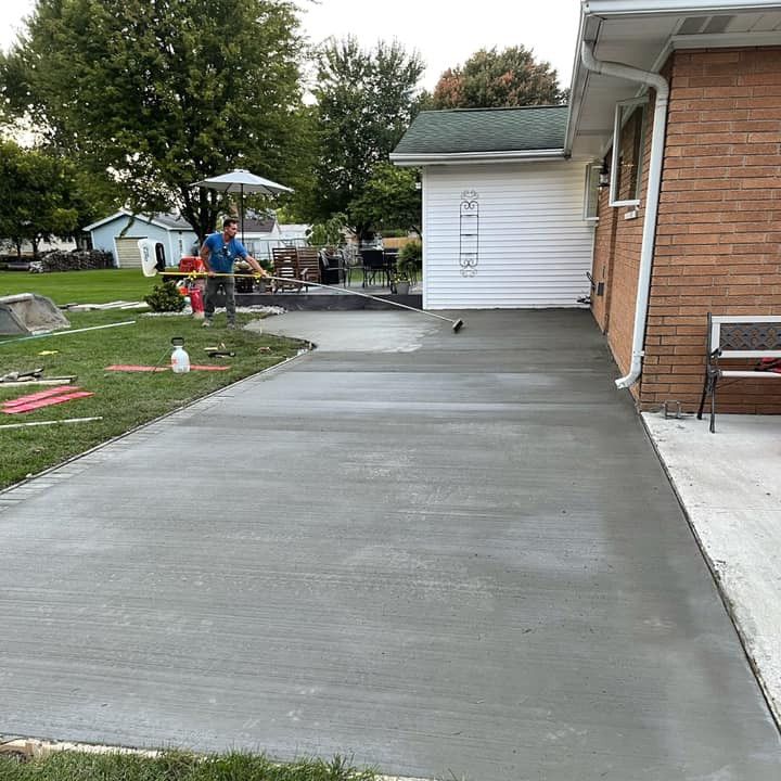 GLI Concrete in process patio