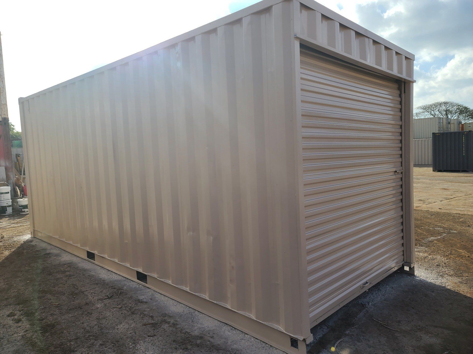 20' Refurbished Shipping Container with rollup door closed