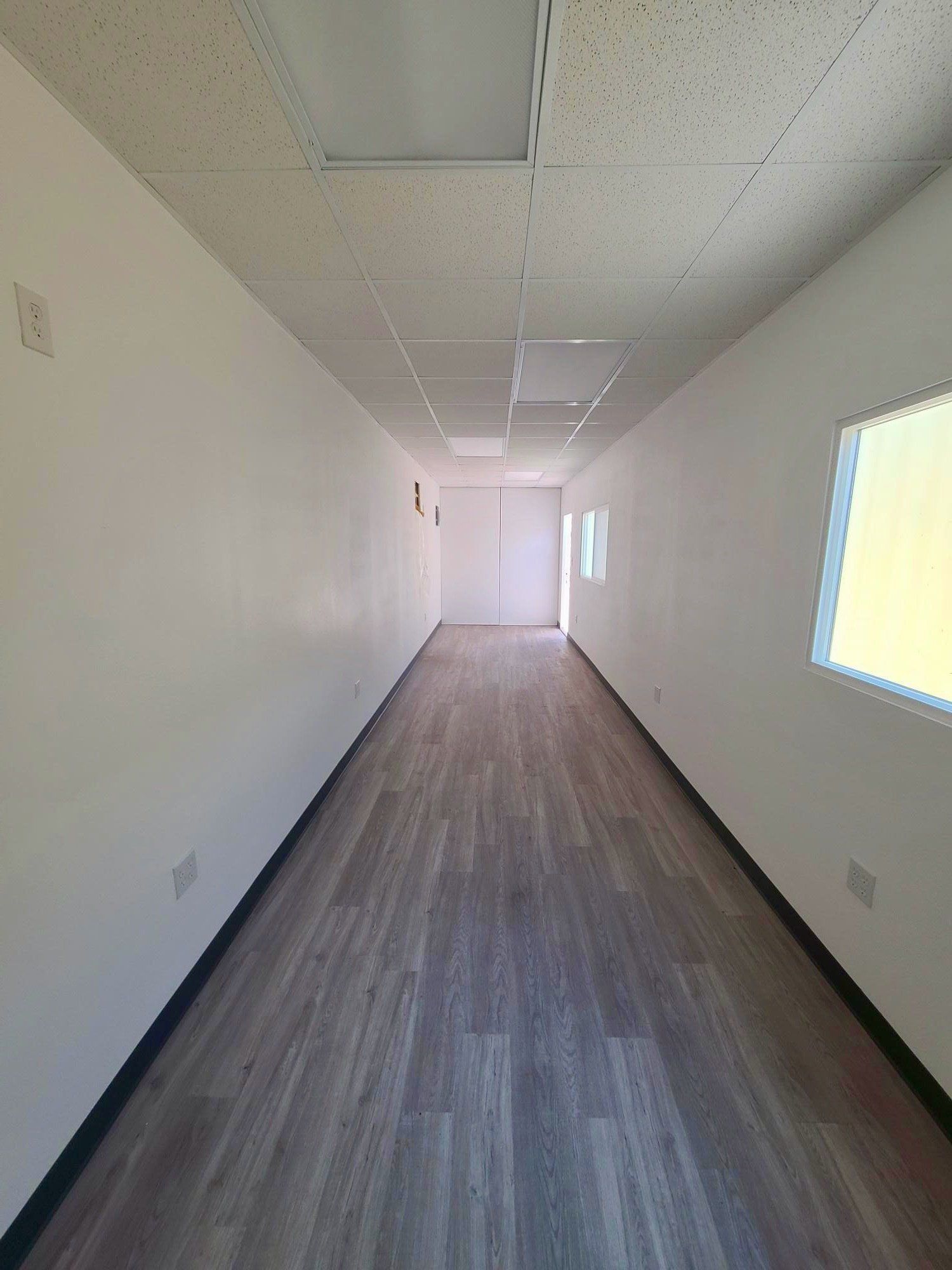 40' Shipping Container Office Deluxe Model interior