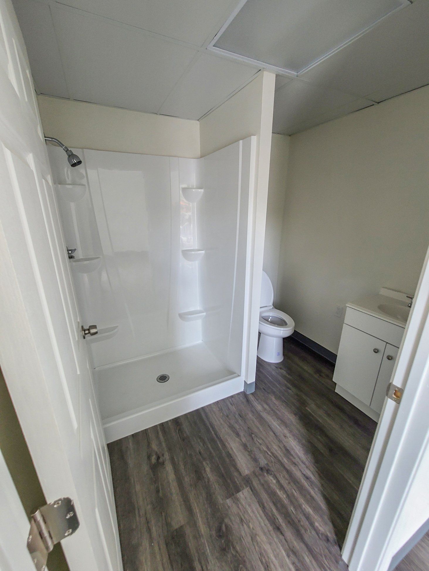 City and County of Honolulu Kapahulu Coning Yard interior toilet and shower