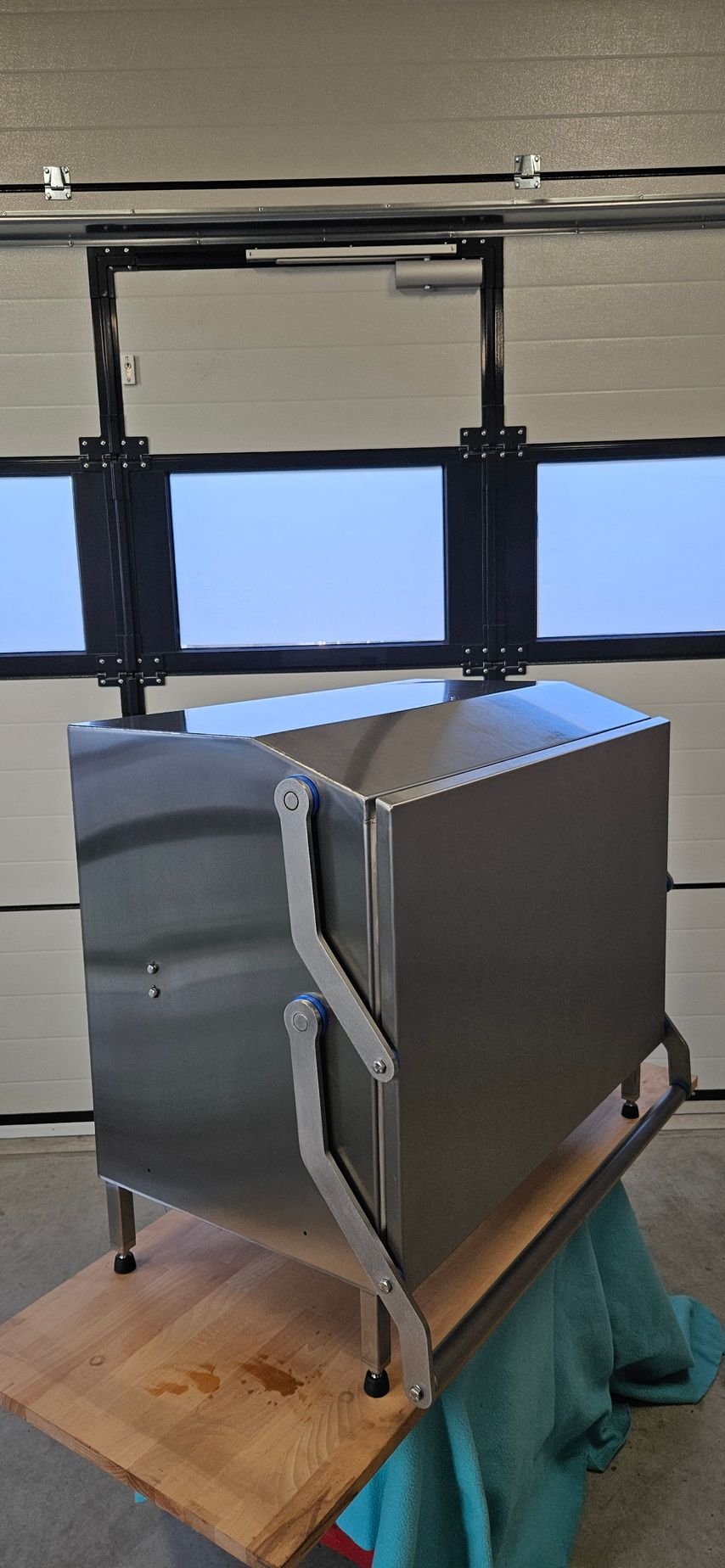 RVS-behuizing voor meetapparaat in productieomgeving – referentieproject van Martinox