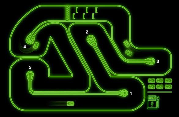 Un laberinto verde con números sobre un fondo negro.