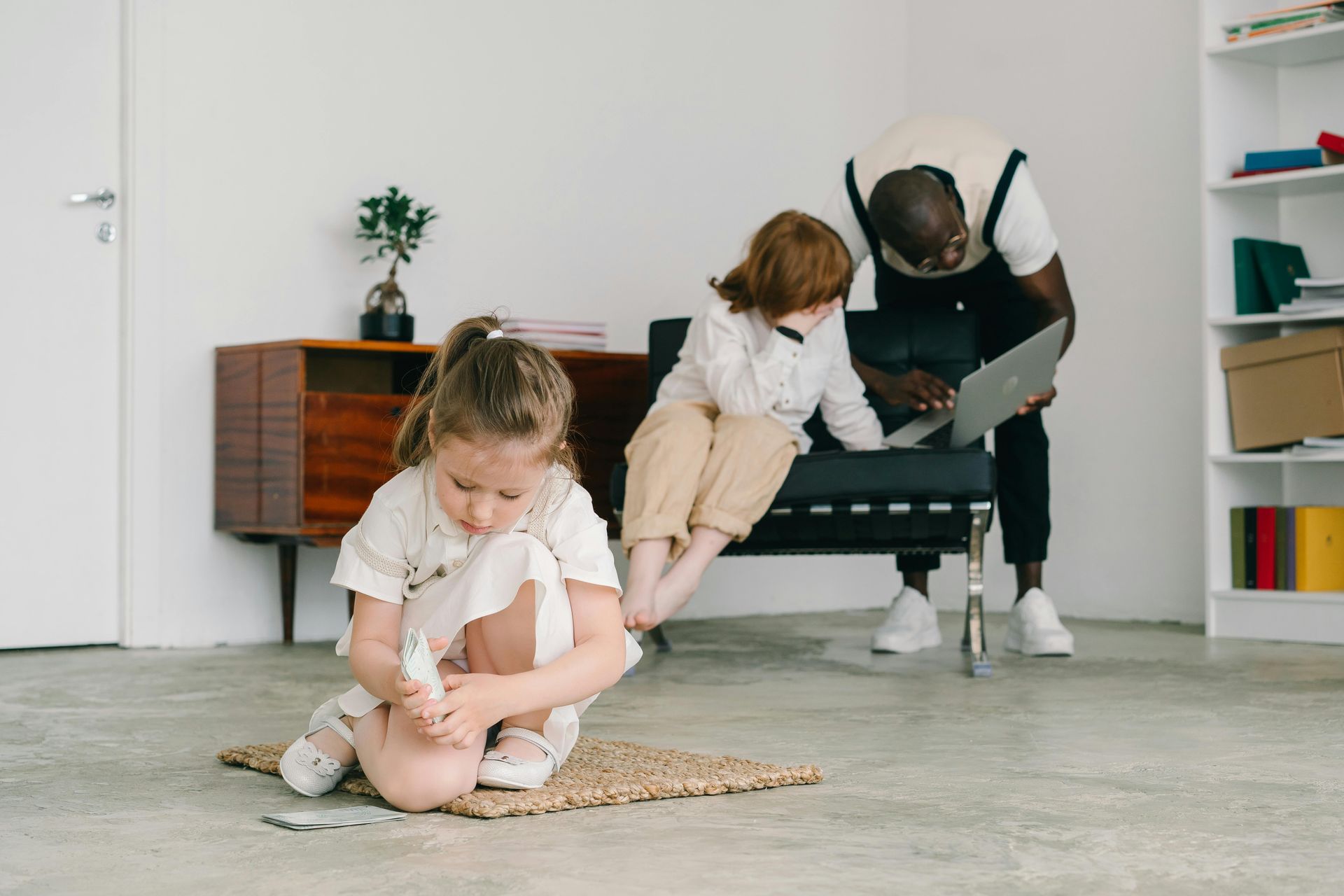 aba therapist working with kids