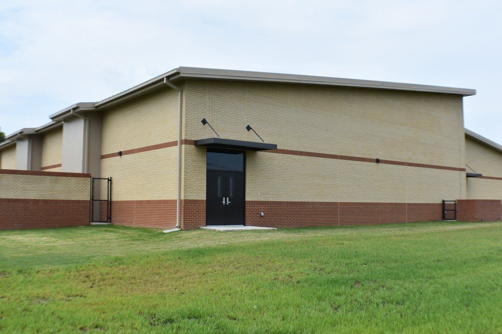 Aged Limestone — Maddux Elementary Back View in Bartlett, TN