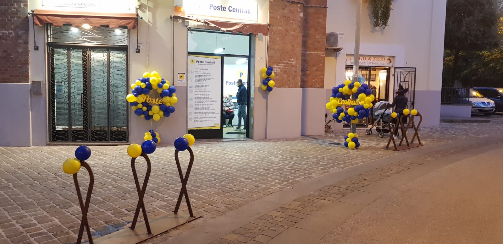Allestimento palloncini gialli e blu