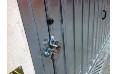 porta sezionale per garage grigia