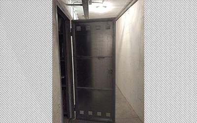 porta per cantina in metallo