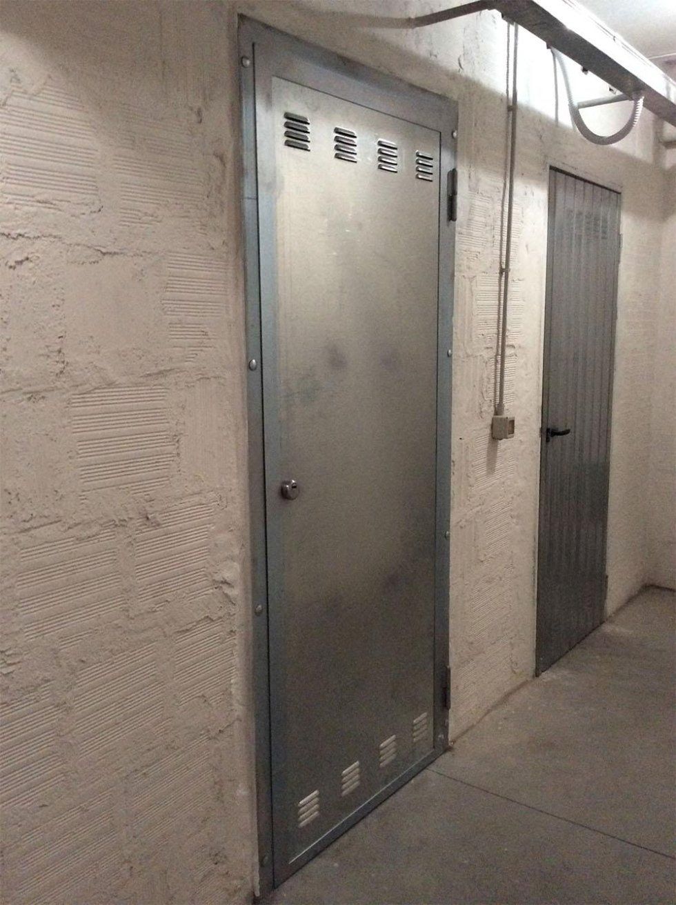 porta per cantina in metallo