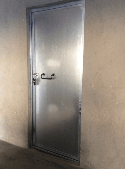 porta per cantina in metallo