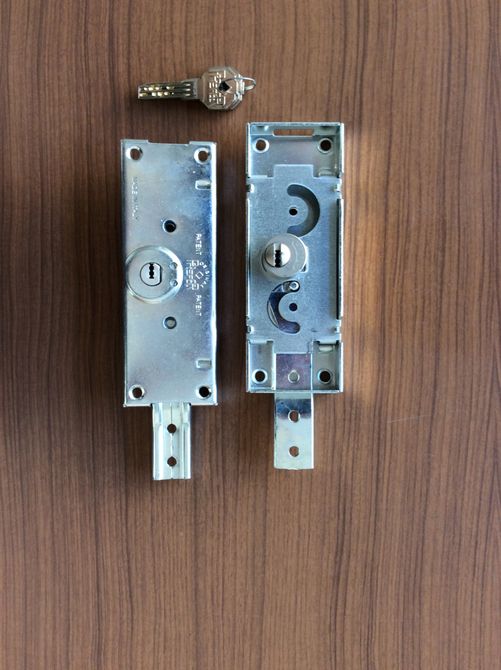 serratura laterale con chiave piatta