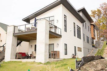 hartland-home-builder-modern-while-building