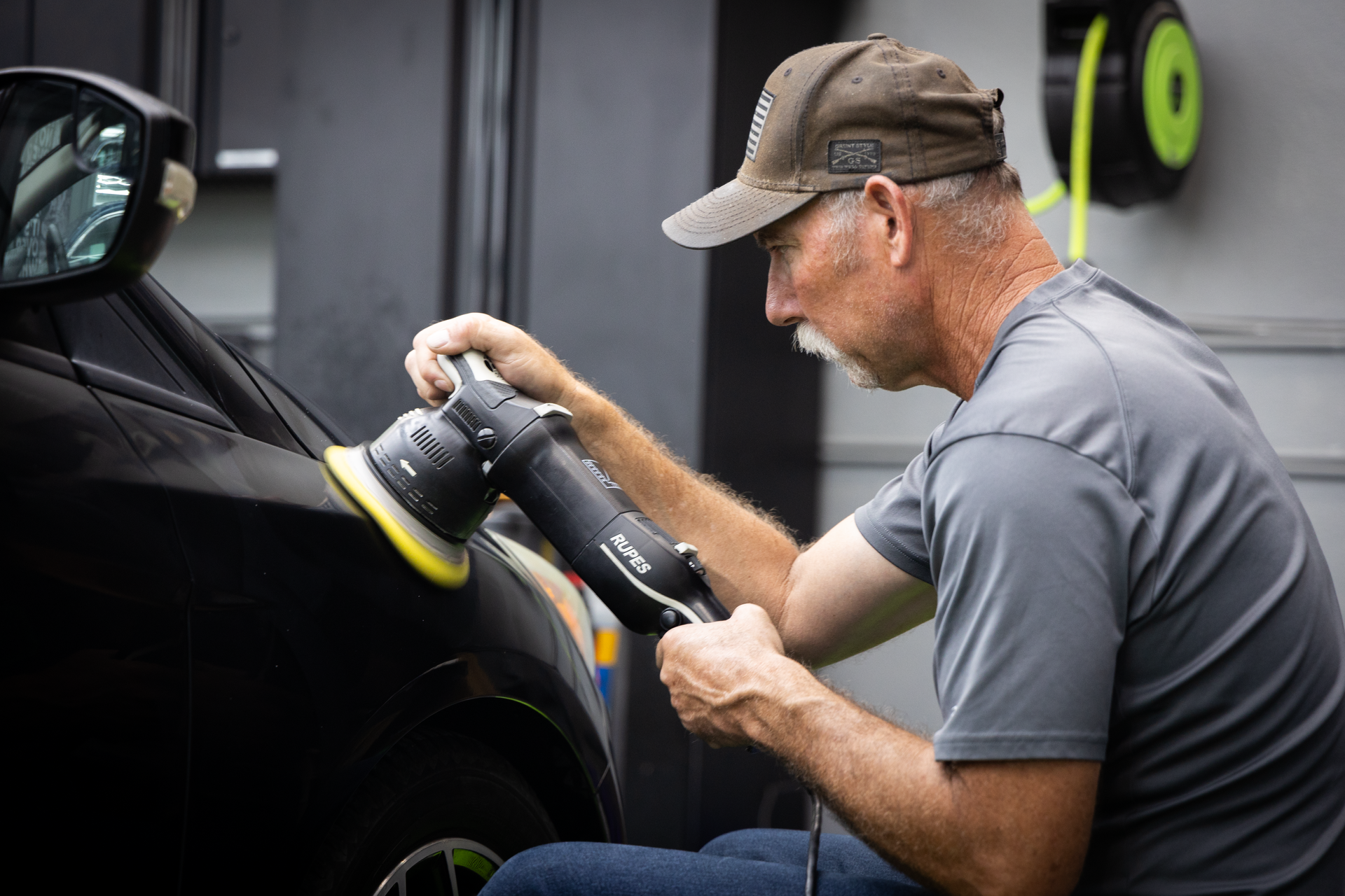 buffing wheel well of vehicle