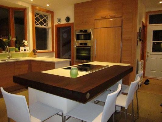 maple kitchen island with chairs