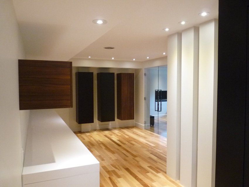 basement with modern shiny wood floor