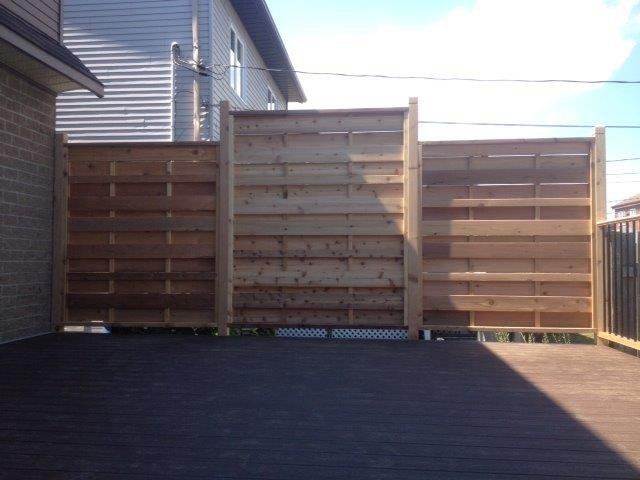 privacy fence for backyard and patio
