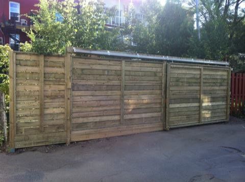 light beige backyard wooden fence