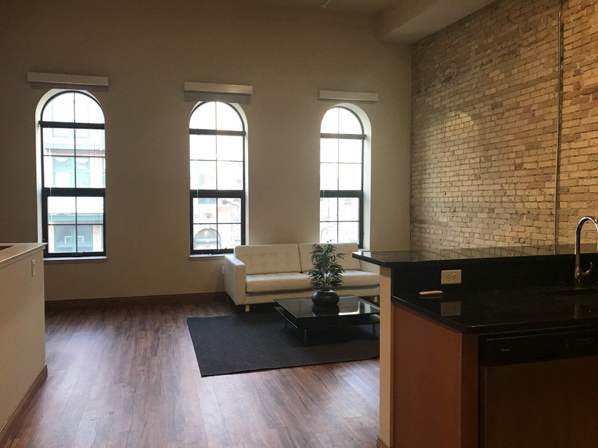 Arched Windows Living Room | Mabbett & Breeds