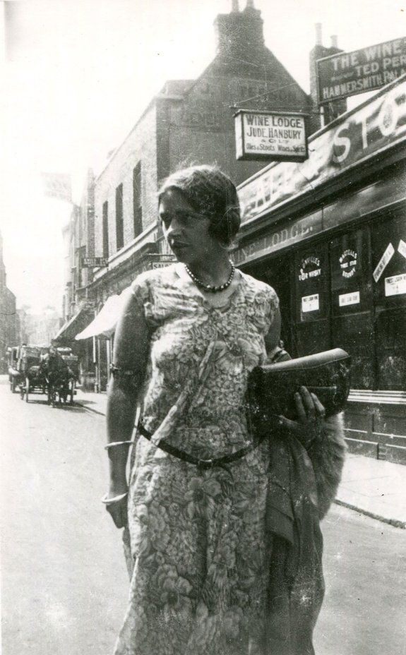 Mercedes (circa 1925) on a high street