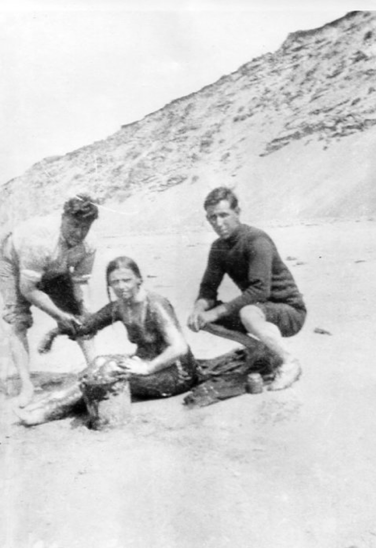 Mercedes preparing for a swim (unidentified beach)