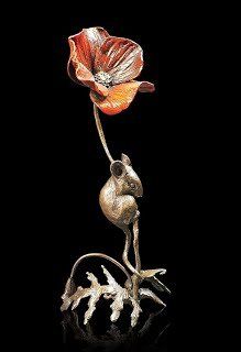 Mouse with Poppy