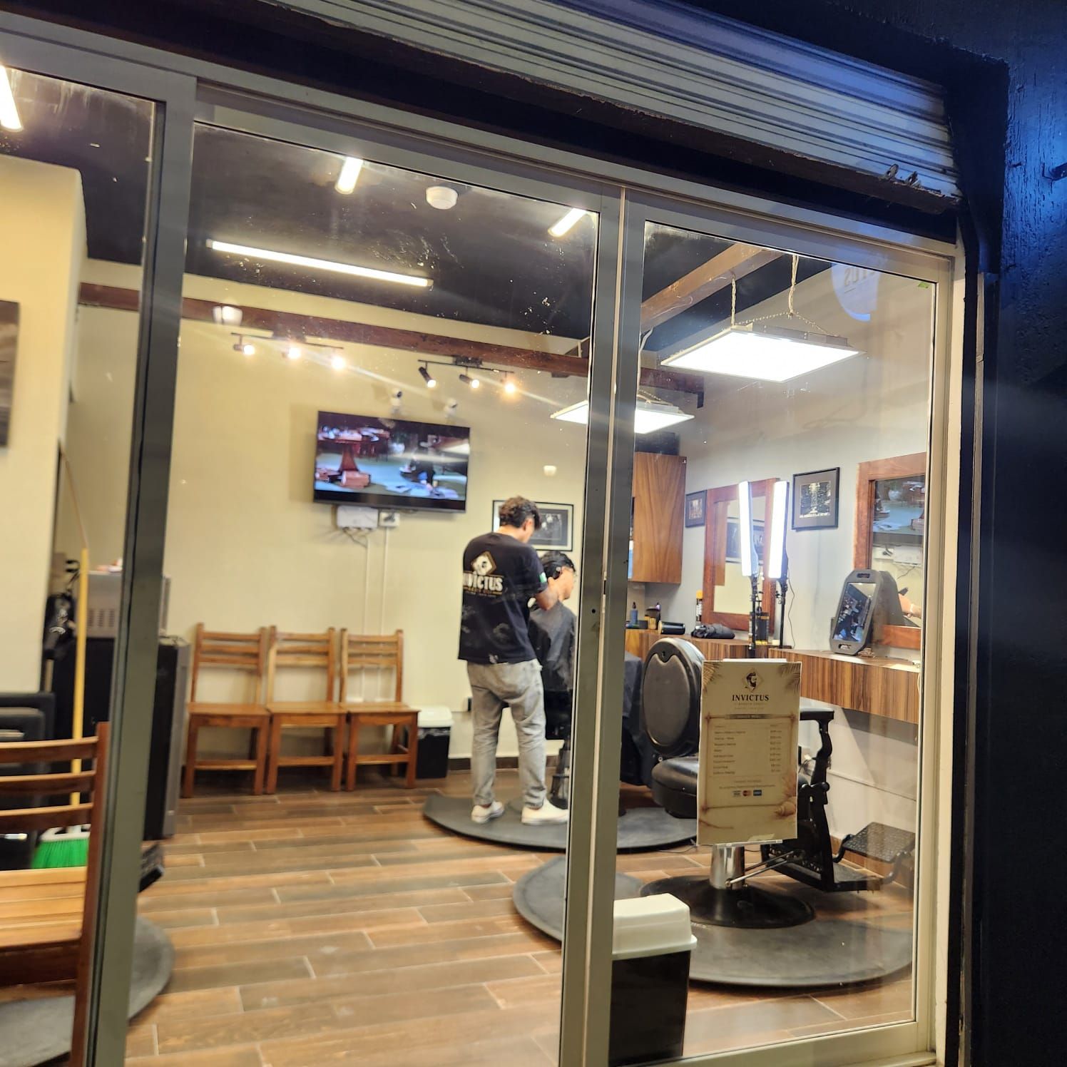 INVICTUS BARBER SPOT