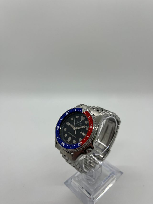 Seiko Diver Quartz Professional 200m 2A22-0180 /case no