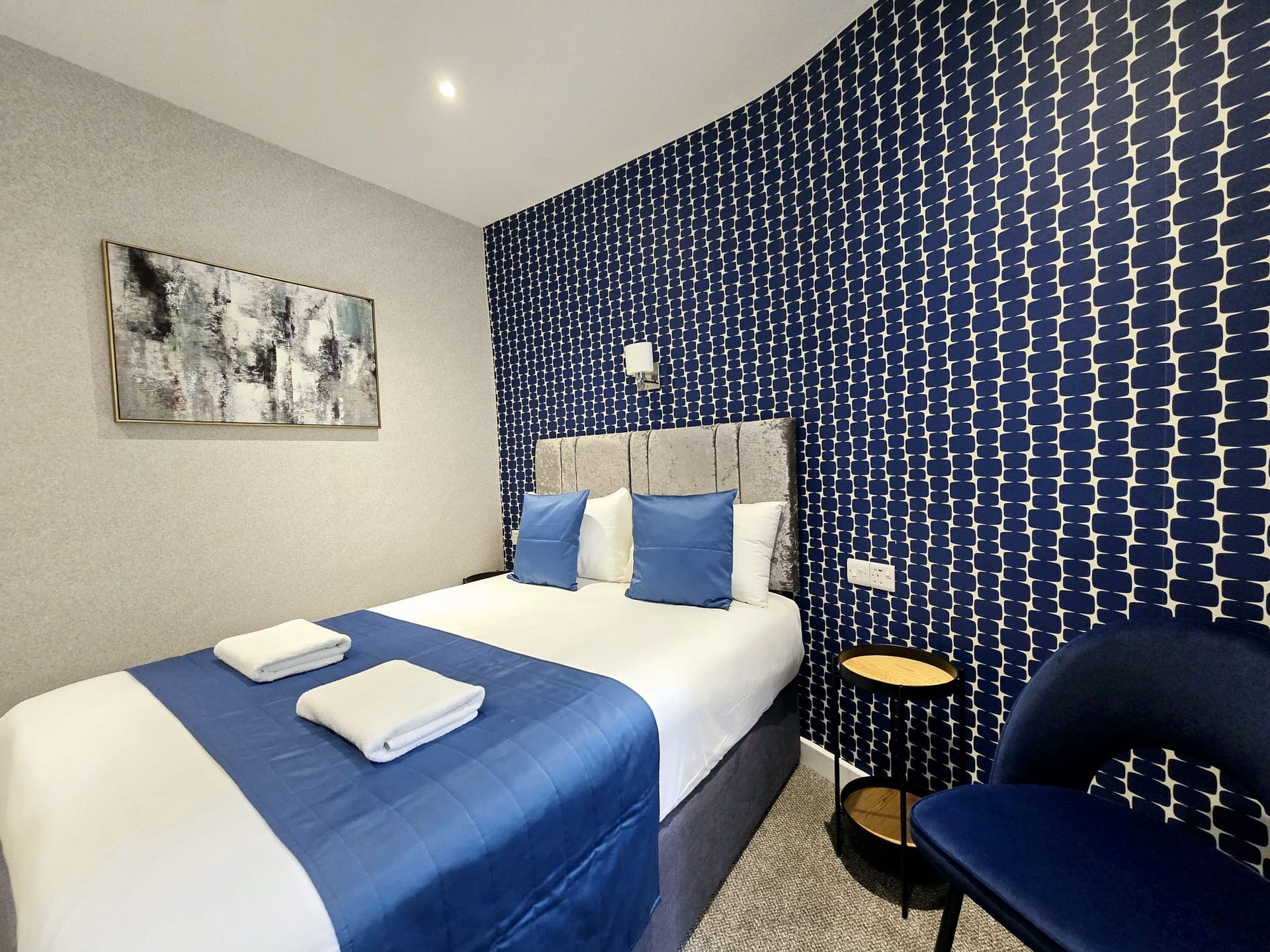 Double room, lower ground floor