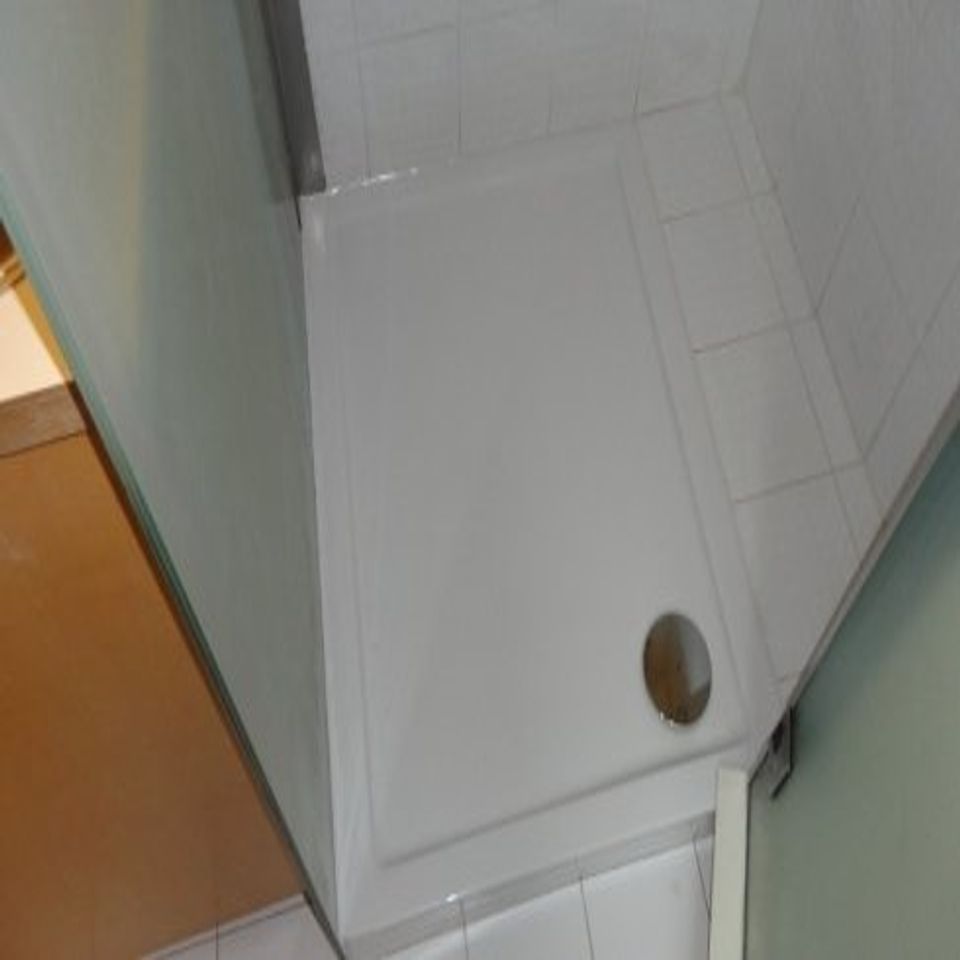 piatto doccia dopo la sostituzione di quello usurato