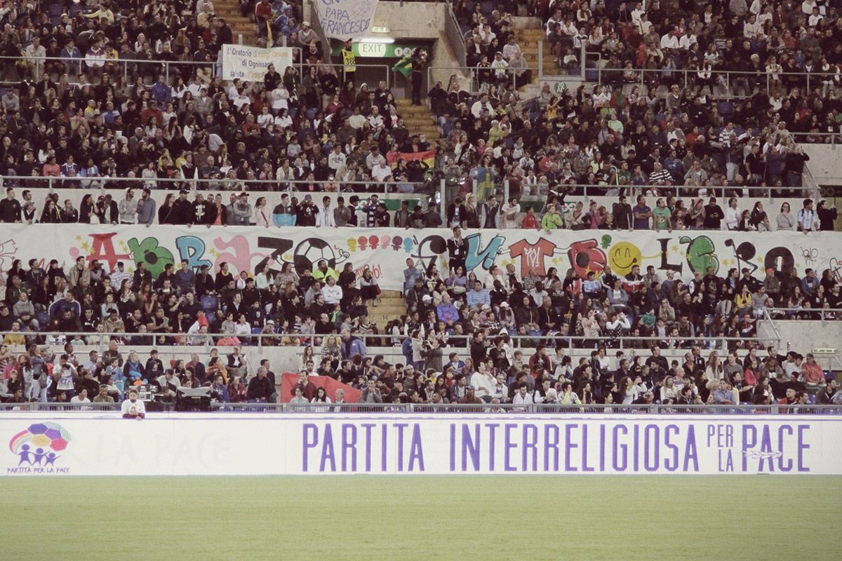 Abrazo Futbolero- Vito Arena Artista
2014
September 1st
INTERRELIGIOUS MATCH FOR PEACE
Partita per la pace Rome