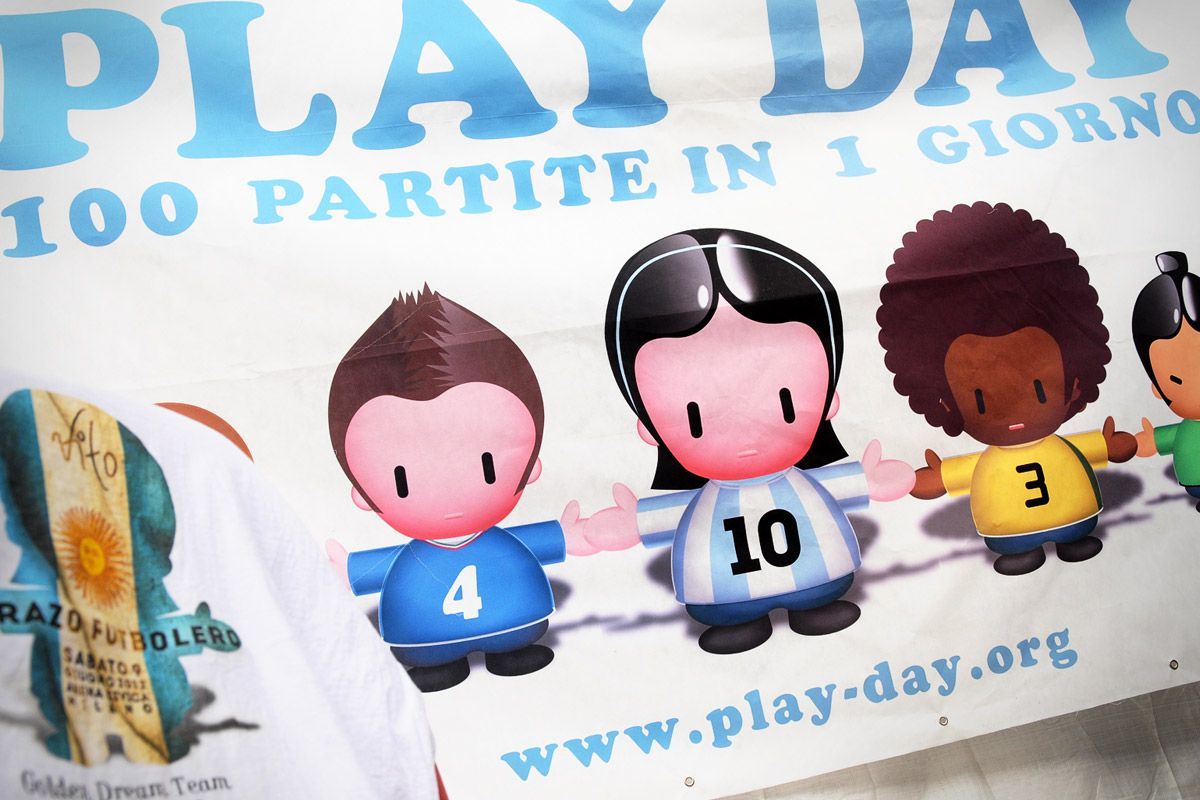 9 giugno 2012,
ABRAZO FUTBOLERO.
Play Day 2012 for Emergency Arena di Milano