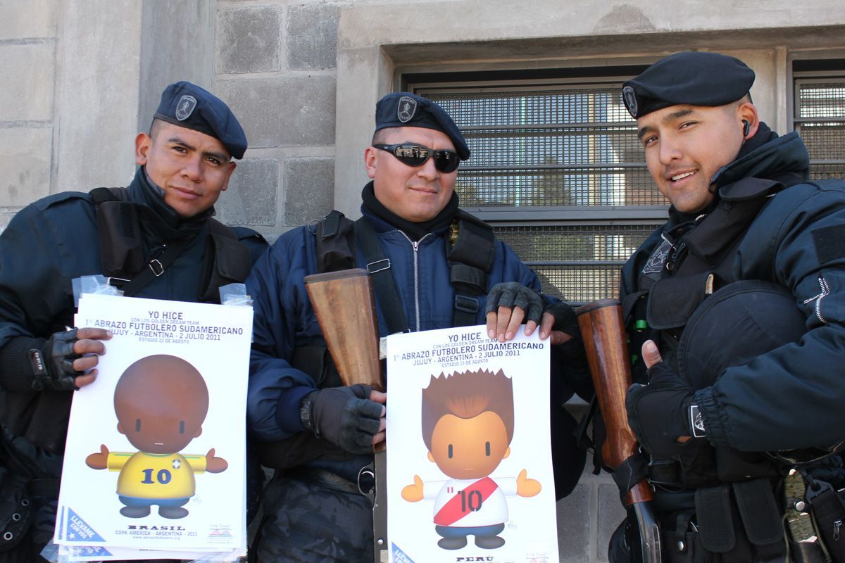 primer Abrazo Futbolero San Salvador de Jujuy, Copa America 2011 Argentina, artista Vito Jose Arena
